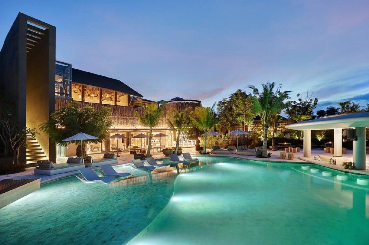 Hotel Cross Bali Breakers Jimbaran Exterior foto